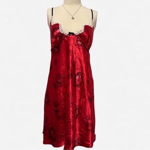 Elegant Red Floral Women's Nightgown